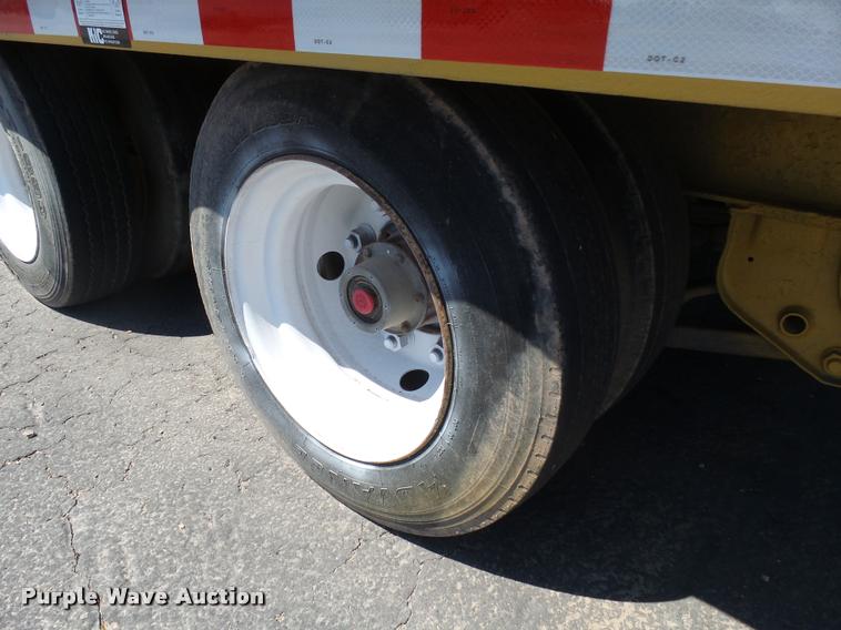 image for item DH9673 2001 Trail-Eze TE40R642 equipment trailer