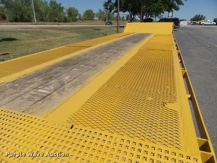 image for item DH9673 2001 Trail-Eze TE40R642 equipment trailer