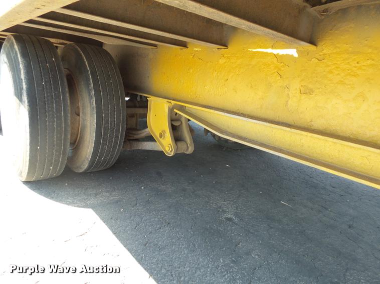 image for item DH9673 2001 Trail-Eze TE40R642 equipment trailer