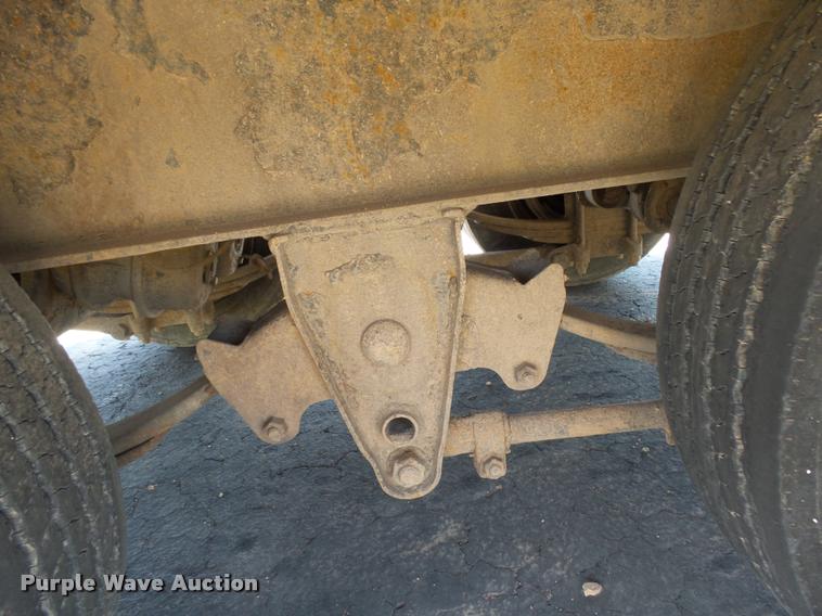 image for item DH9673 2001 Trail-Eze TE40R642 equipment trailer