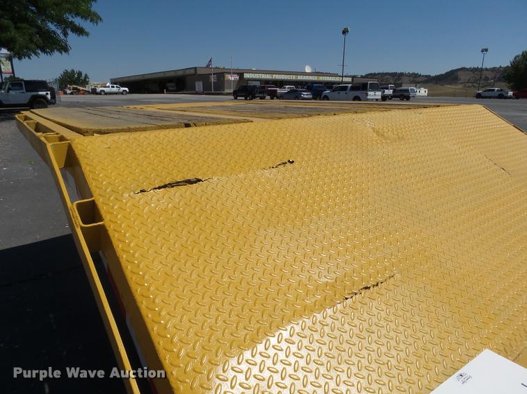 image for item DH9673 2001 Trail-Eze TE40R642 equipment trailer