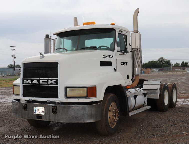 image for item DK9534 1999 Mack CH613 semi truck