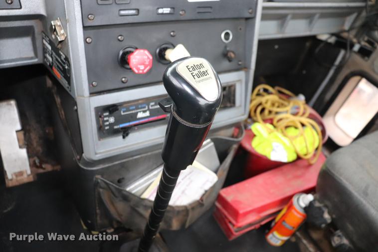 image for item DK9534 1999 Mack CH613 semi truck