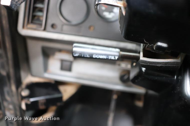 image for item DK9534 1999 Mack CH613 semi truck