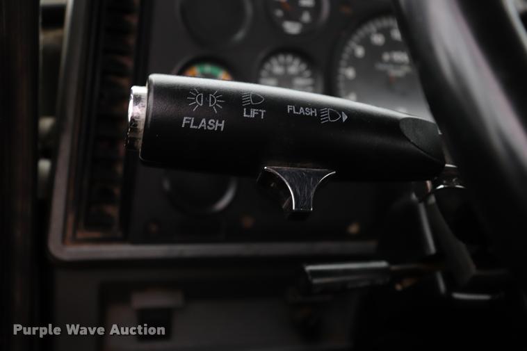 image for item DK9534 1999 Mack CH613 semi truck