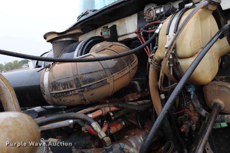 image for item DK9534 1999 Mack CH613 semi truck