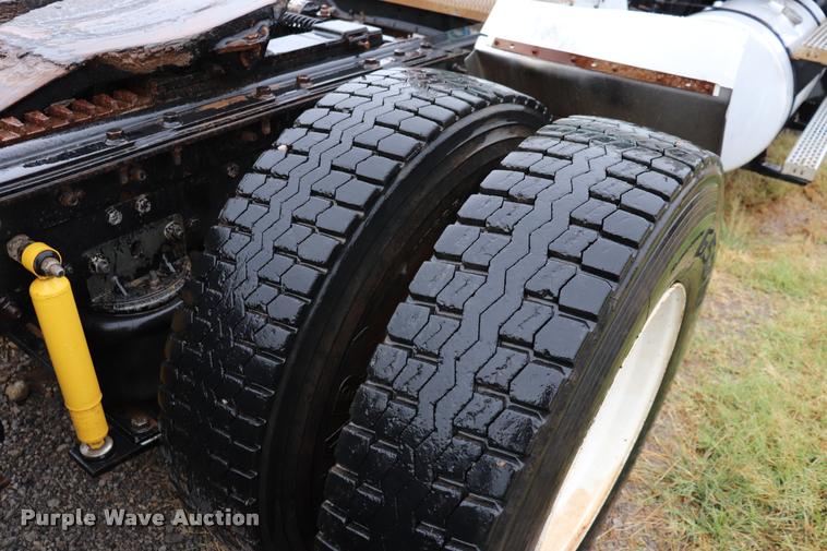 image for item DK9534 1999 Mack CH613 semi truck