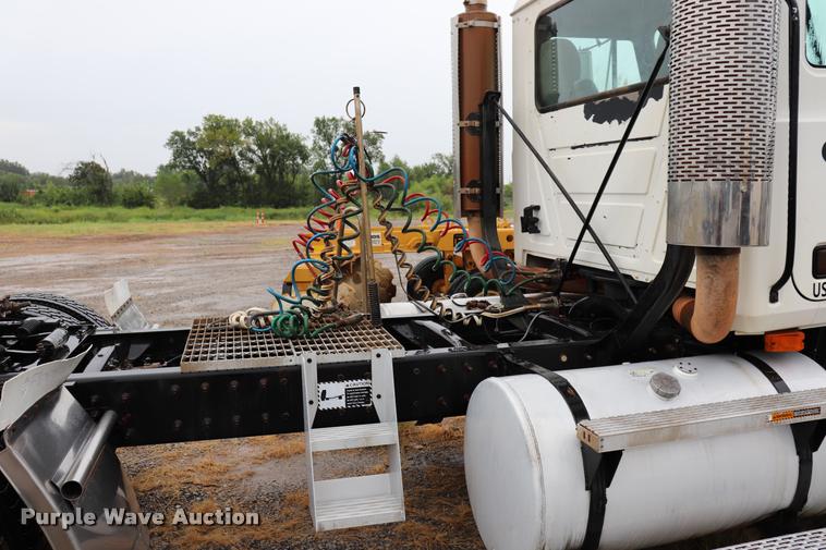 image for item DK9534 1999 Mack CH613 semi truck