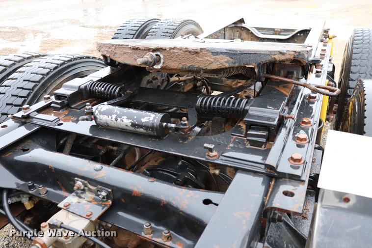 image for item DK9534 1999 Mack CH613 semi truck