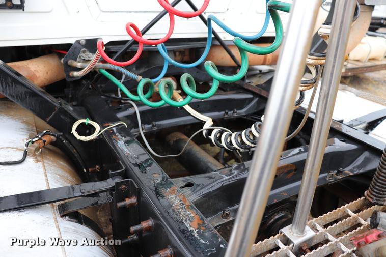 image for item DK9534 1999 Mack CH613 semi truck