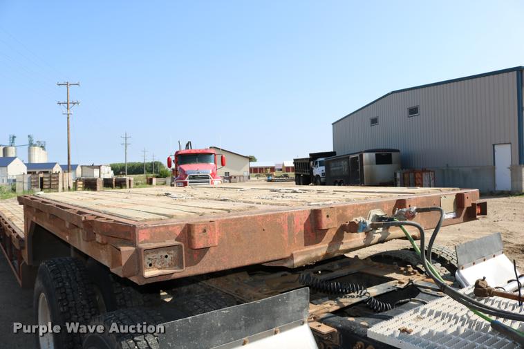 image for item DM9376 1981 Transcraft DTX-18-14 drop deck equipment trailer