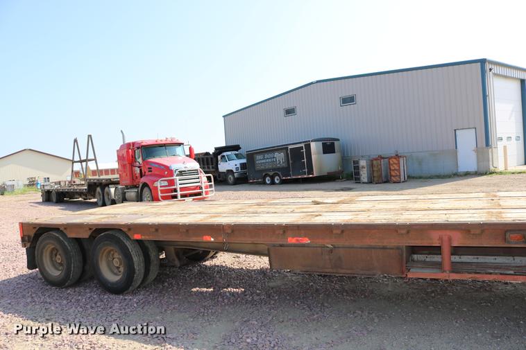 image for item DM9376 1981 Transcraft DTX-18-14 drop deck equipment trailer