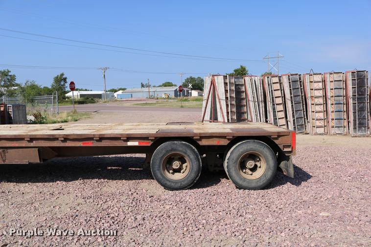 image for item DM9376 1981 Transcraft DTX-18-14 drop deck equipment trailer