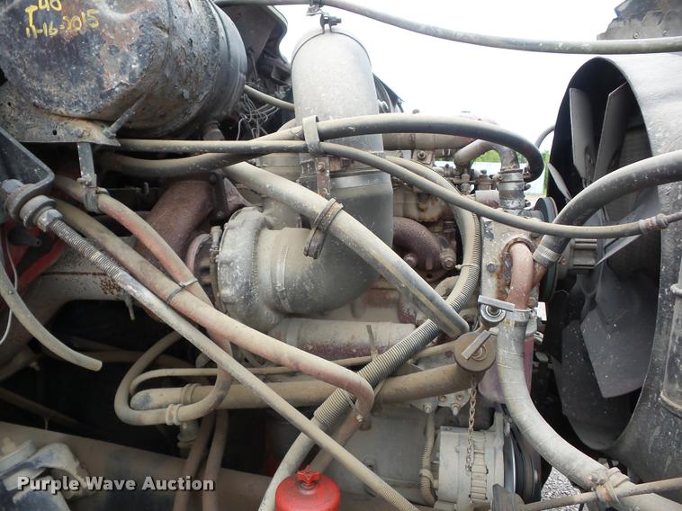 image for item K6463 1990 International 8300 semi truck