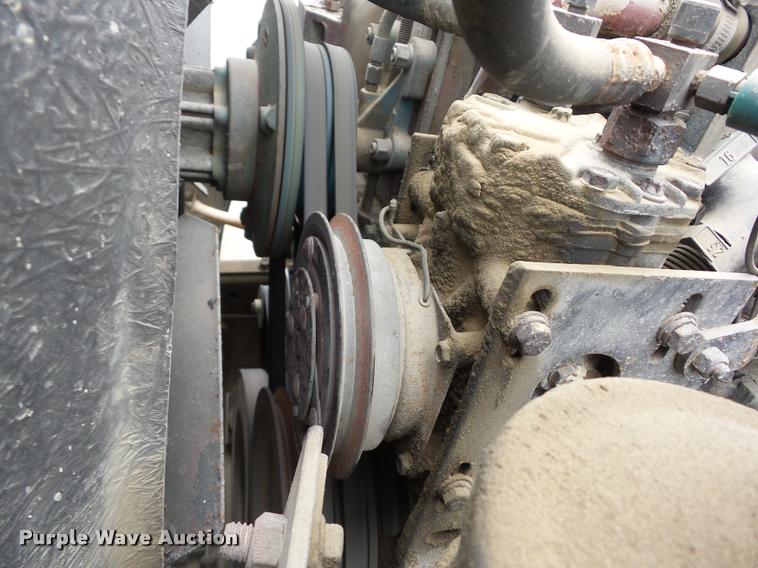 image for item K6463 1990 International 8300 semi truck