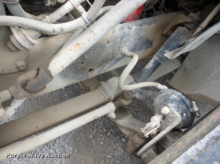 image for item K6463 1990 International 8300 semi truck