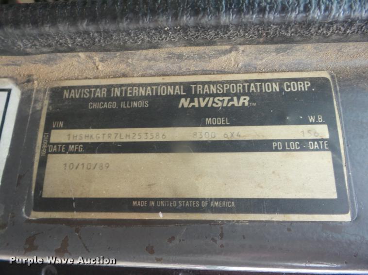 image for item K6463 1990 International 8300 semi truck