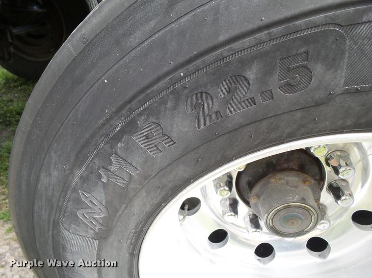 image for item L5622 2009 Corn Husker end dump trailer