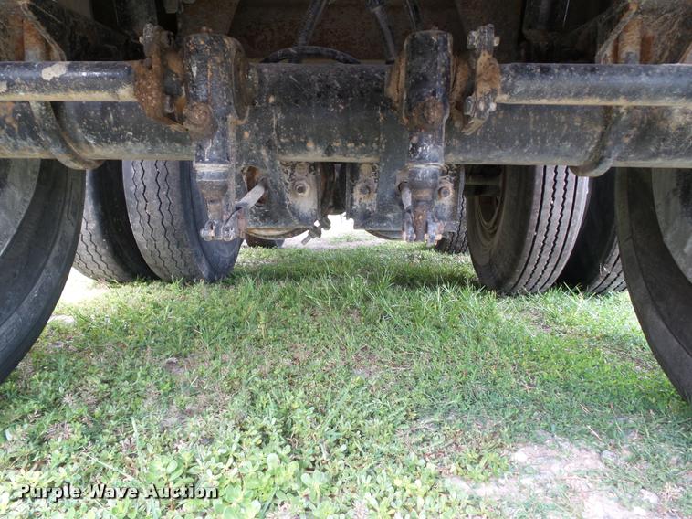 image for item L5622 2009 Corn Husker end dump trailer