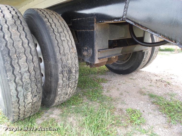 image for item L5622 2009 Corn Husker end dump trailer