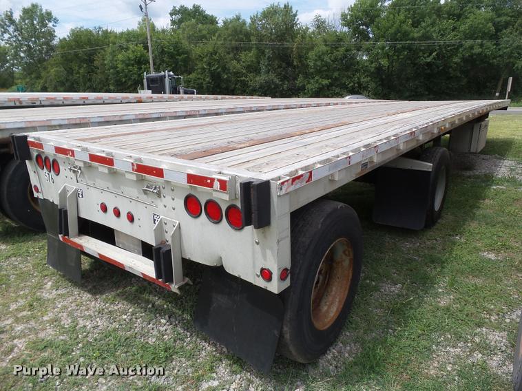 image for item L5624 2007 Wilson CF-900 flatbed trailer