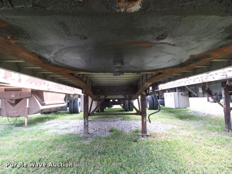 image for item L5624 2007 Wilson CF-900 flatbed trailer