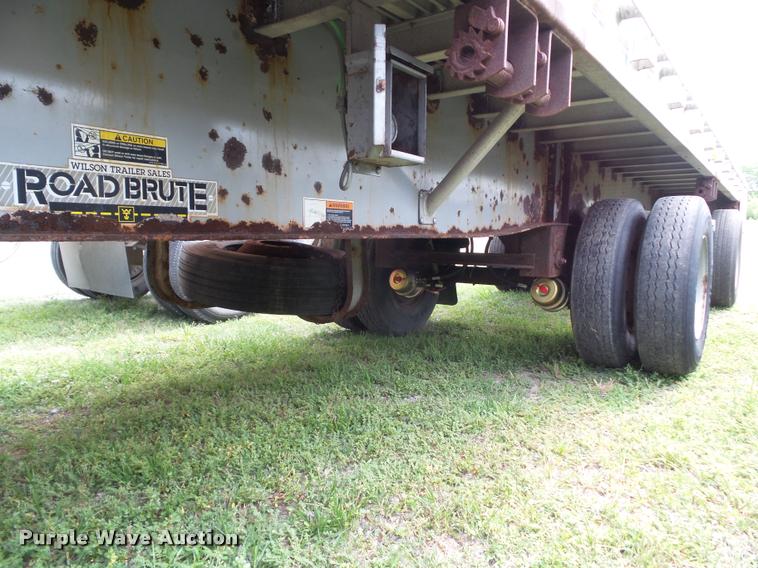 image for item L5624 2007 Wilson CF-900 flatbed trailer