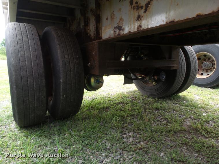 image for item L5624 2007 Wilson CF-900 flatbed trailer