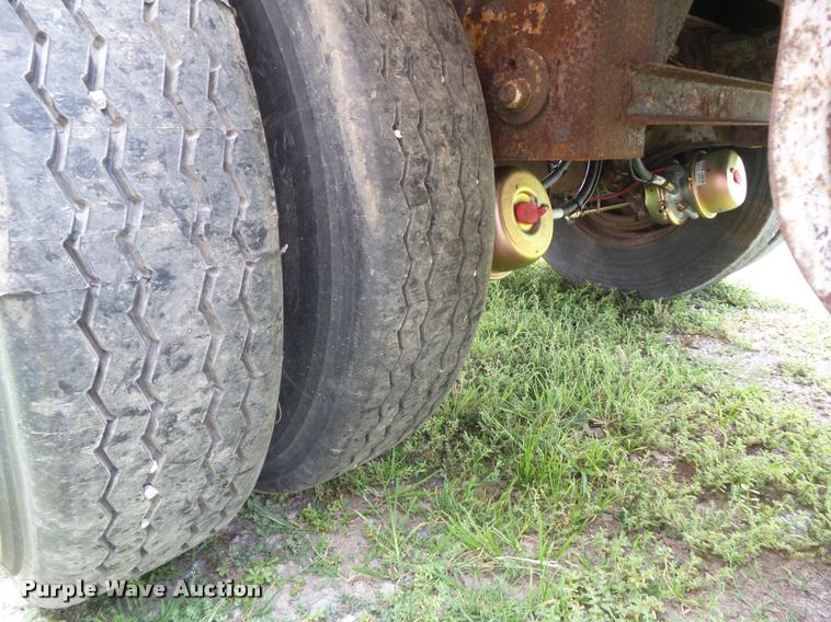 image for item L5624 2007 Wilson CF-900 flatbed trailer