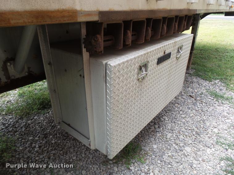 image for item L5624 2007 Wilson CF-900 flatbed trailer