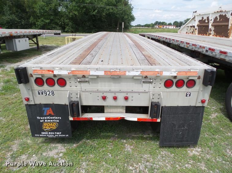 image for item L5625 2004 Wilson CF-900 flatbed trailer