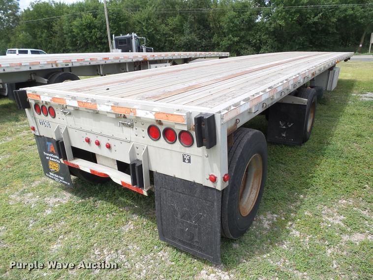 image for item L5625 2004 Wilson CF-900 flatbed trailer