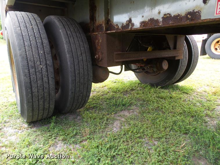 image for item L5625 2004 Wilson CF-900 flatbed trailer