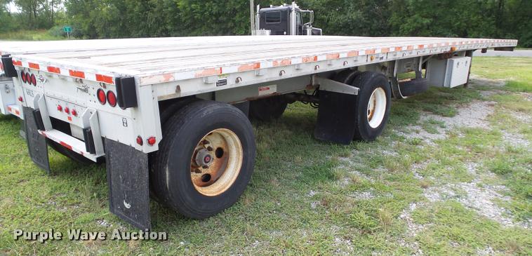 image for item L5626 2004 Wilson CF-900 flatbed trailer