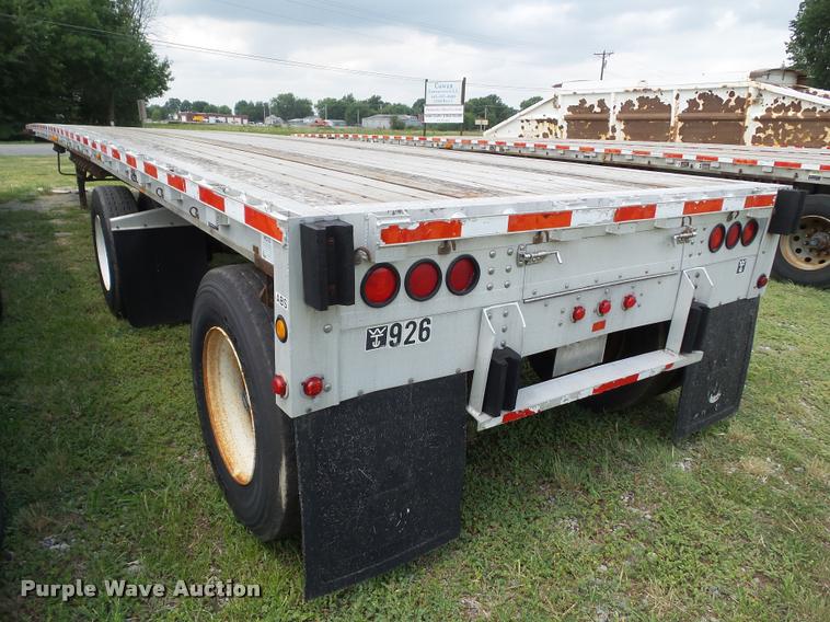 image for item L5626 2004 Wilson CF-900 flatbed trailer