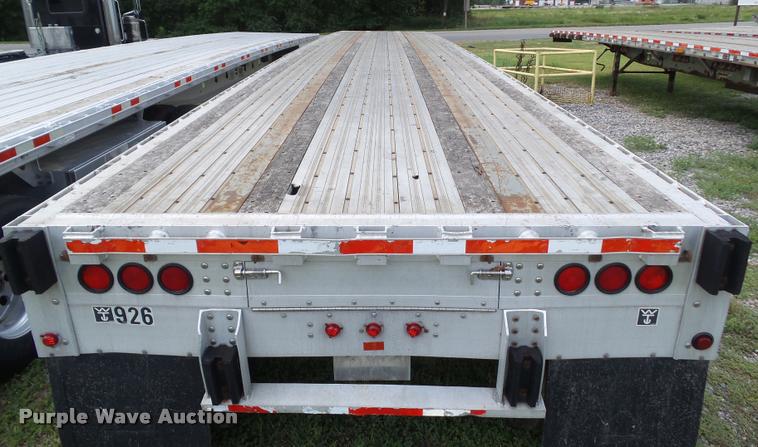 image for item L5626 2004 Wilson CF-900 flatbed trailer