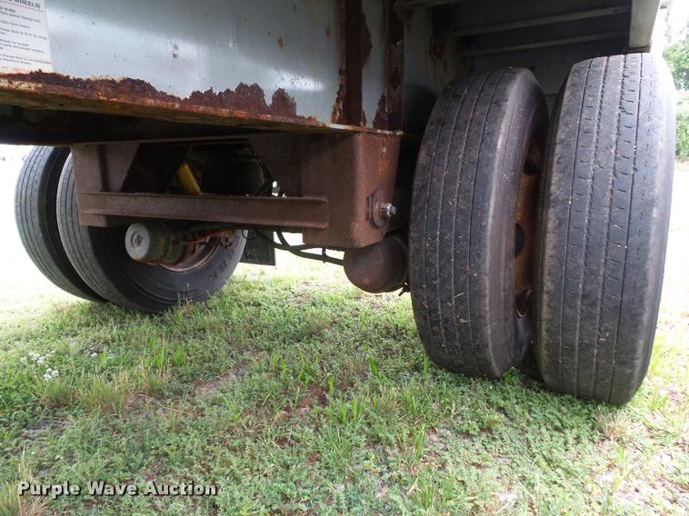 image for item L5626 2004 Wilson CF-900 flatbed trailer