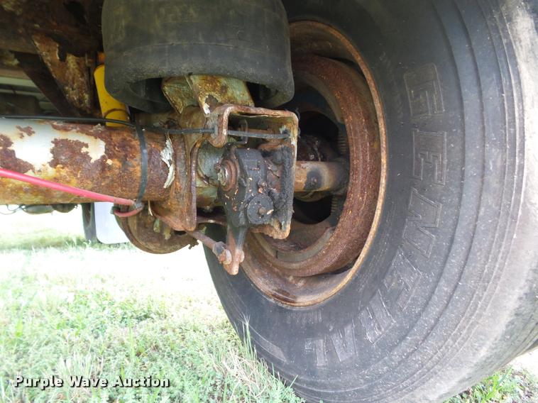 image for item L5626 2004 Wilson CF-900 flatbed trailer