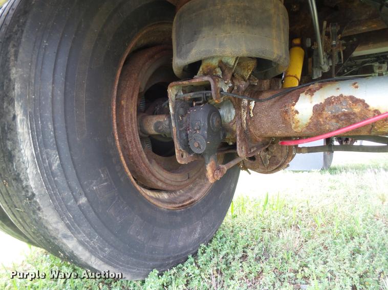 image for item L5626 2004 Wilson CF-900 flatbed trailer