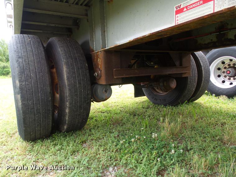 image for item L5626 2004 Wilson CF-900 flatbed trailer