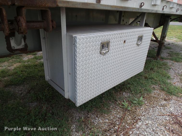 image for item L5626 2004 Wilson CF-900 flatbed trailer