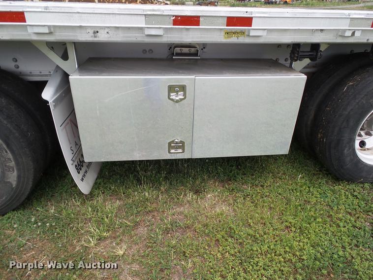 image for item L5627 2005 Manac AAF-48 flatbed trailer