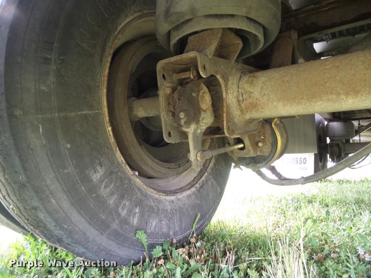 image for item L5627 2005 Manac AAF-48 flatbed trailer