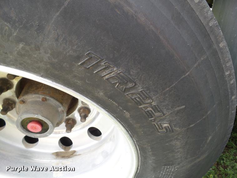 image for item L5627 2005 Manac AAF-48 flatbed trailer