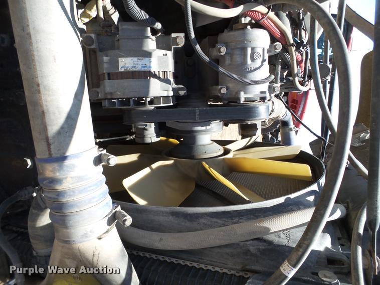 image for item L6646 2007 Freightliner Classic semi truck