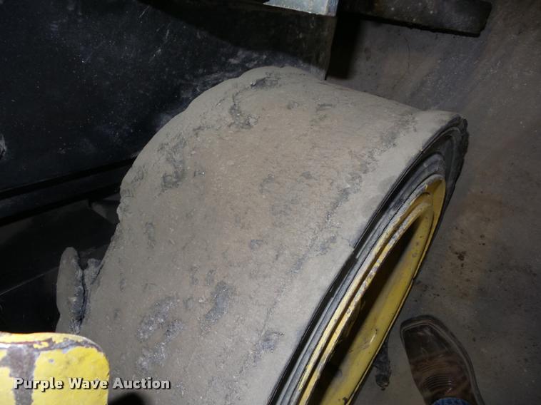 image for item BI9607 Hyster 60 forklift