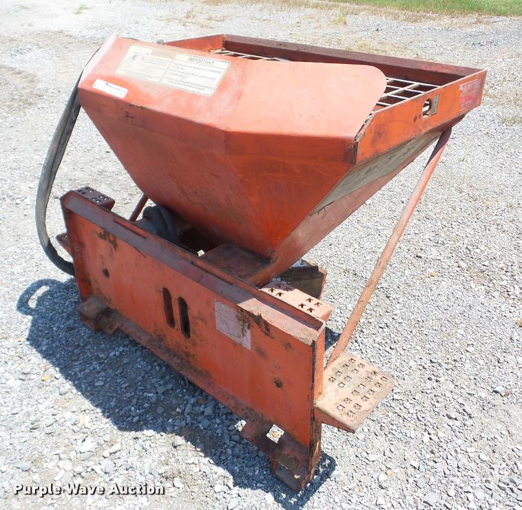 image for item BI9619 2010 Bobcat HS8 spreader