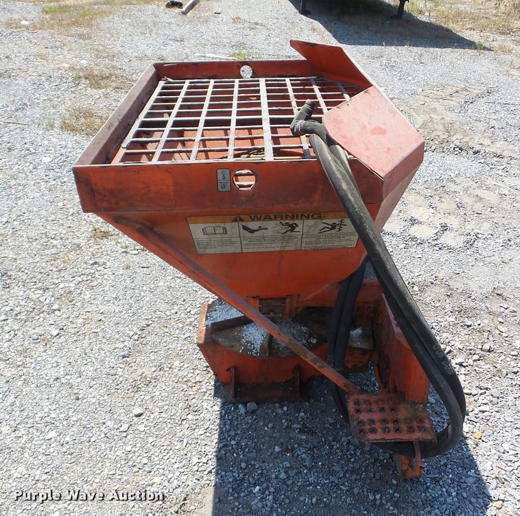 image for item BI9619 2010 Bobcat HS8 spreader