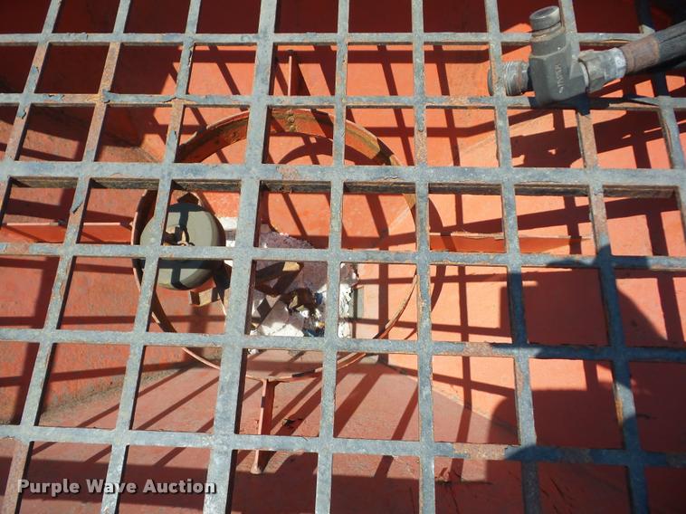 image for item BI9619 2010 Bobcat HS8 spreader