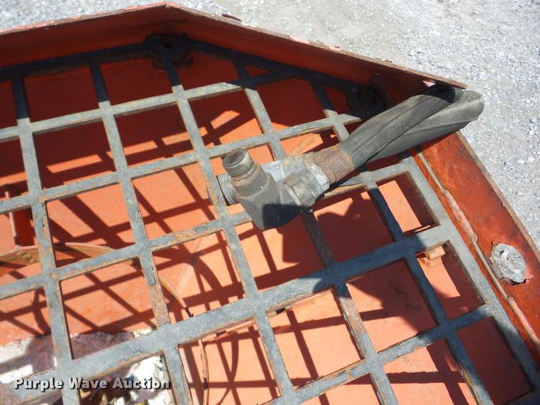 image for item BI9619 2010 Bobcat HS8 spreader